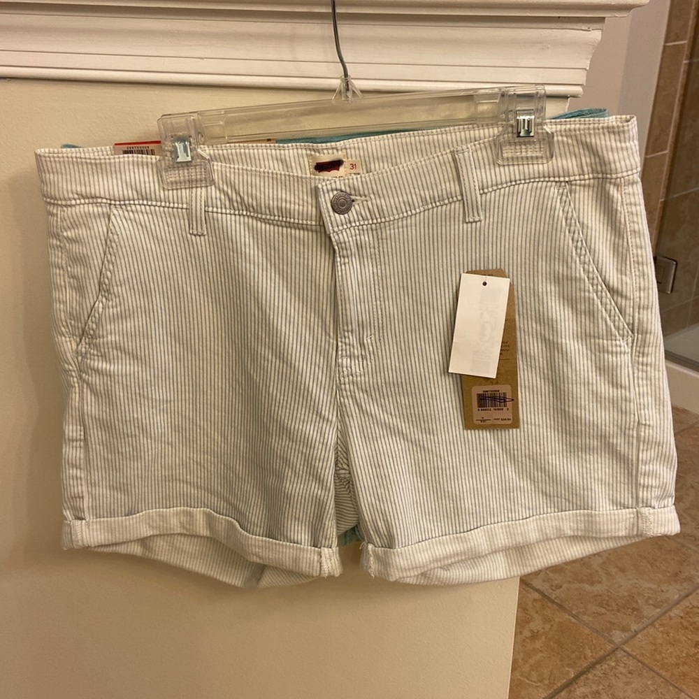 Levi's Shorts 31